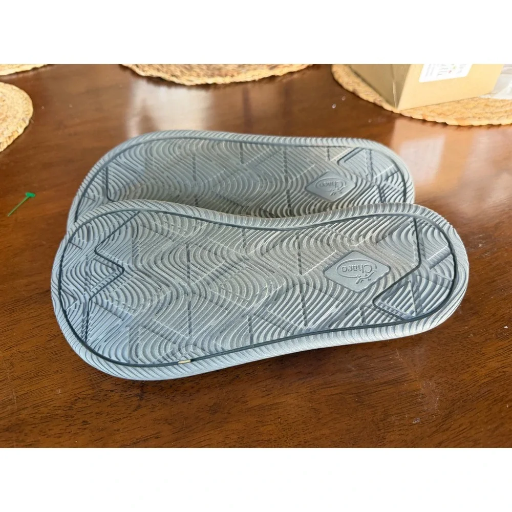 Chaco Chillos Flip Mens Grey Striped LUVSEAT Arch Support Sandals Size 8